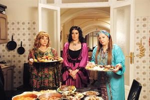 مشهد من مسلسل زهرة وازوجها الخمسة﻿