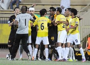 طلال العامر تعرض للطرد وتسبب في احراج فريقه هاني الشمري