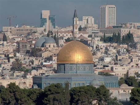إسرائيل ترحل فلسطينيين عن بيوتهم في القدس المحتلة 