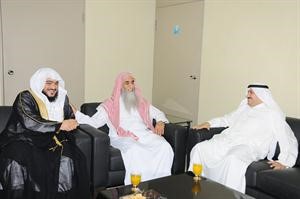 خليف الاذينة مستقبلا دخالد بن جبير وغازي الشمري﻿