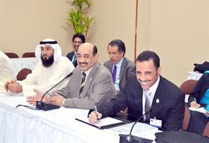 الرئيس جاسم الخرافي متوسطا مرزوق الغانم وامين عام المجلس علام الكندري﻿