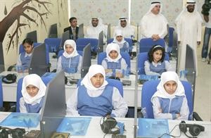 الطالبات في المختبر اللغوي﻿