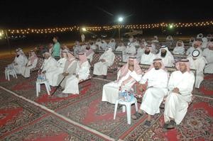 جمع من ملاك الابل والماشية خلال اجتماعهم محمد ماهر
