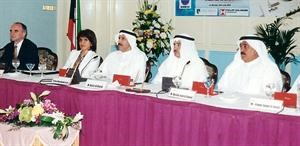 المغفور له باذن الله ناصر الخرافي خلال توقيع اتفاق تمويل مشروع محطة الصليبية لمعالجة مياه الصرف الصحي﻿