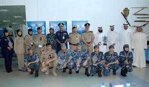 الشيخ احمد النواف متوسطا الفائزين في البطولة
