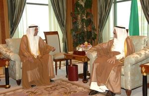 صاحب السمو الامير الشيخ صباح الاحمد مستقبلا رئيس مجلس الامة بالانابة عبدالله الرومي﻿
