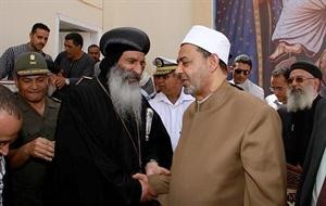 شيخ الازهر داحمد الطيب مفتتحا كنيسة اطفيح امس﻿