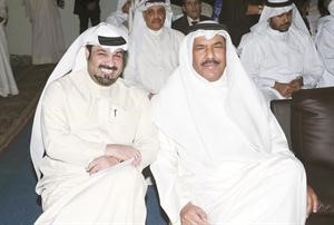 الفنان الكبير غنام الديكان مع عميد المعهد المسرحي دفهد السليم﻿