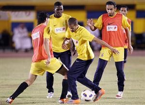 الجماهير النصراوية تعلق امالها على المهاجم بدر المطوع للثار من السد
