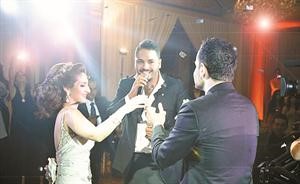 رامي عياش اثناء حفل زفاف صديقه
