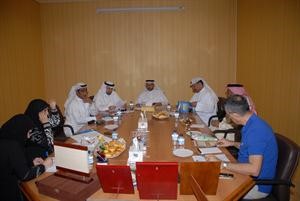 جانب من اجتماع مسؤولي البلديةمع ممثلي المختاريات والجمعيات التعاونية بمناطق اليرموك والسرة وقرطبة