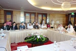 دفاضل صفر خلال الاجتماع مع الوفد الاميركي﻿