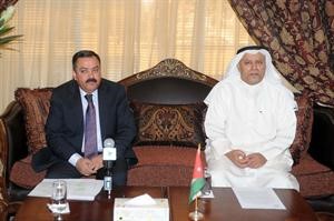 حسين الخرافي والسفير الاردني بالكويت جمعة العبادي خلال المؤتمر الصحافي	متين غوزال﻿