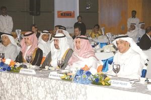 الشيخ احمد الفهد يتوسط دمحمد البصيري وخليفة الصولة ومحمد التويجري خلال الحدث﻿