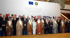 الشيخ دمحمد الصباح في صورة تذكارية مع المشاركين في الاجتماع الوزاري الخليجي - الاوروبي