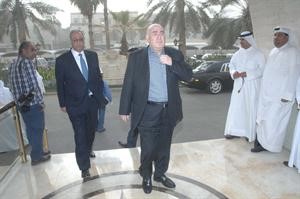 ابراهيم دبدوب متوجها لتقديم واجب العزاء﻿