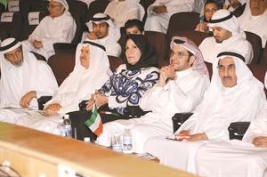 يوسف الياسين وكوثر الجوعان في مقدمة الحضور﻿