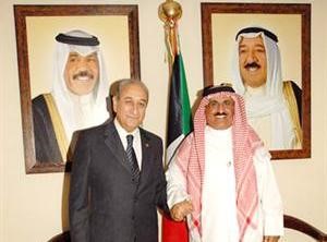 السفير سعود الرومي خلال لقائه وزير الدفاع الارجنتيني﻿