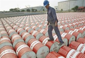 السعوديةتبحث زيادة طاقتها الانتاجية من النفط للوفاء بالطلب المتزايد﻿