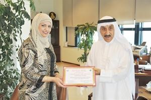 دعبدالرضا اسيري يكرم نورة المجيم﻿