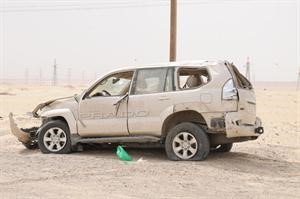السيارة وقد تهشمت جراء الحادث﻿