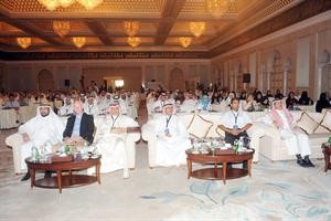 دغولد سميث ودطارق السويدان يتقدمان الحضور بالمؤتمر متين غوزال
