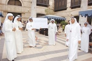 الطلبة خلال التجمع قاسم باشا