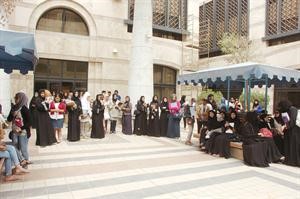 الطالبات شاركن في التجمع
