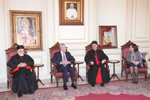 الرئيس اللبناني ميشال سليمان والسيدة الاولى منى سليمان في بكركي مهنئين البطريرك الراعي بعيد الفصح بحضور البطريرك السابق نصر الله صفير	محمود الطويل﻿