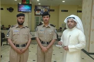 الزميل هاني الظفيري خلال الجولة﻿