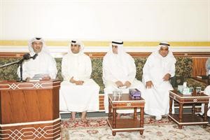 المتحدثون في الندوة 		كرم ذياب﻿