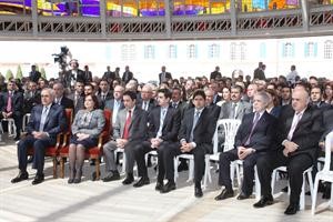 الرئيس ميشال سليمان وعدد من الوزراء والشخصيات السياسية اثناء قداس الفصح امس الاول 	محمود الطويل﻿
