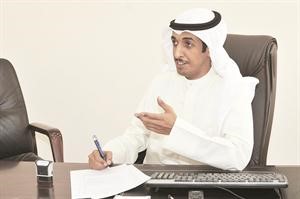 فلاح الهيفي متحدثا خلال المؤتمر الصحافي
