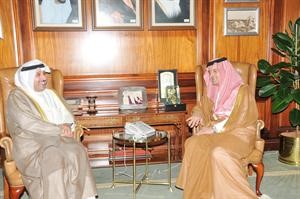 الامير سعود الفيصل خلال لقائه السفير الشيخ حمد جابر العلي﻿