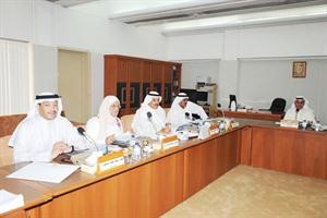 عبدالله الرومي وحسين الحريتي ود معصومة المبارك وفيصل الدويسان ويبدو رئبس مكتب اللجنة التشريعية خالد الفريح متين غوزال