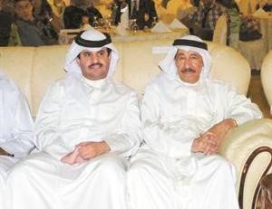 الصوت الجريح عبدالكريم عبدالقادر والشيخ دعيج الخليفة اثناء الحفل