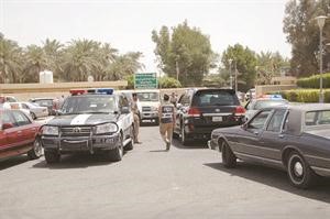 سيارات المعتصمين ملات ساحة مواقف الزراعة