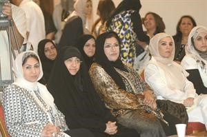 خديجة المحميد مع بعض المشاركات﻿