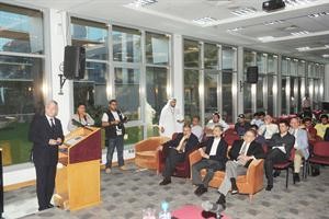 السفير الهولندي خلال محاضرته في الجامعة الاميركية	متين غوزال﻿