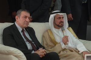 دفاضل صفر متحدثا وبجواره دعصام شرف
