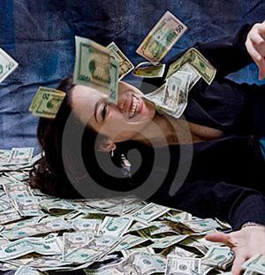 ماذا يحدث لو فاقت المرأة زوجها في الراتب؟
