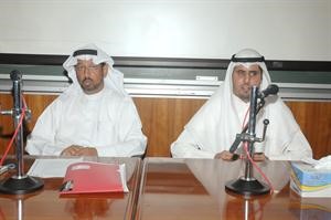 جانب من المتحدثين في ندوة المعاقين سعود سالم