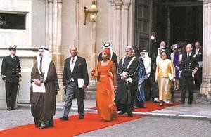 ممثل صاحب السمو في حفل الزفاف الملكي الشيخ جابر العبدالله متقدما صفوف المدعوين﻿
