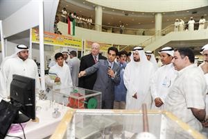 دعبدالله الكندري ودفهاد العجمي وجولة داخل المعرض﻿