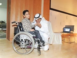 النائب مبارك الخرينج ولفتة ابوية مع احد الفائزين 	انور الكندري﻿
