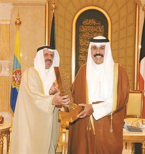 جاسم الكندري مكرما سمو ولي العهد﻿
