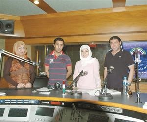 فريق عمل البرنامج في لقطة جماعية	كرم ذياب﻿