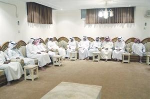 جانب من رواد ديوانية عبدالله المهيلب

