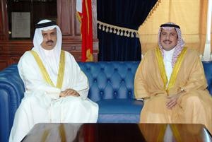 ماجد النعيمي خلال لقاءه السفير الشيخ عزام الصباح﻿