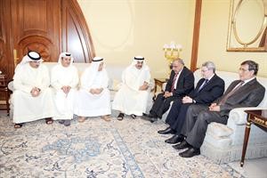 الرئيس الخرافي خلال استقباله نائب الرئيس العراقي بحضور علي الغانم ومرزوق ناصر الخرافي والسفير العراقي﻿